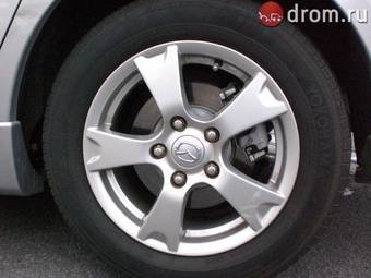 2004 Mazda Axela Photos