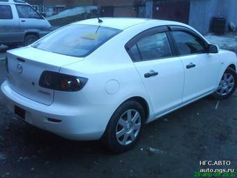 2004 Mazda Axela Pictures