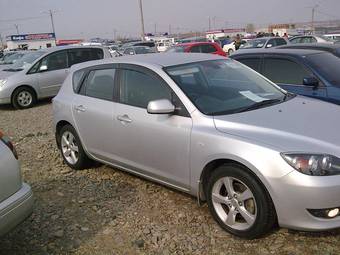 2004 Mazda Axela Pictures