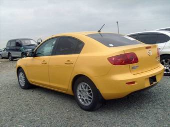 2004 Mazda Axela Pictures