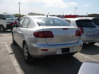 2004 Mazda Axela Pictures