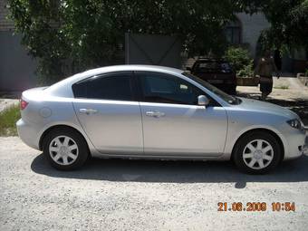 2004 Mazda Axela Photos