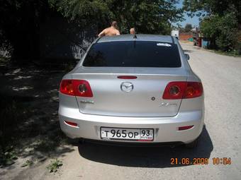 2004 Mazda Axela Pictures