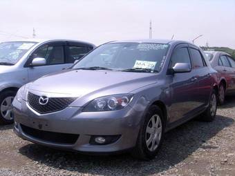 2004 Mazda Axela Pictures