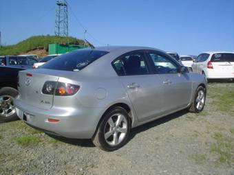 2004 Mazda Axela Pictures