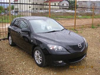 2004 Mazda Axela Pictures