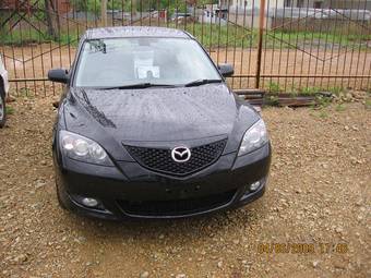 2004 Mazda Axela Photos