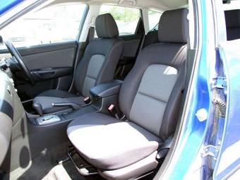 2004 Mazda Axela Photos