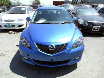 2004 Mazda Axela Pictures