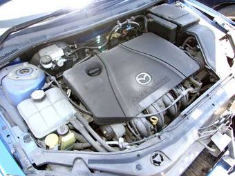 2004 Mazda Axela Pictures