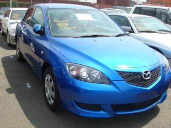 2004 Mazda Axela Photos