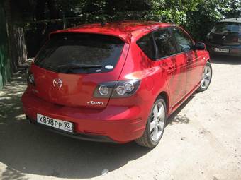 2004 Mazda Axela Pictures