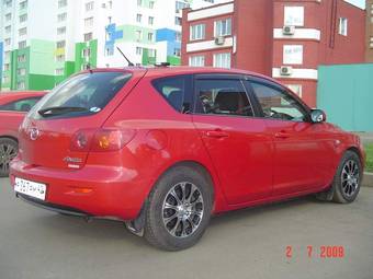 2004 Mazda Axela Pictures