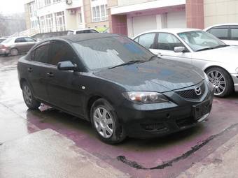 2004 Mazda Axela Pictures