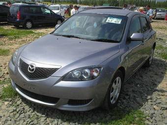 2004 Mazda Axela Photos