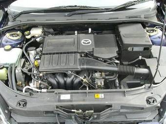 2004 Mazda Axela Photos