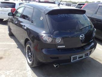2004 Mazda Axela Pictures