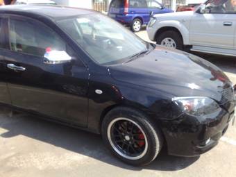 2004 Mazda Axela Photos