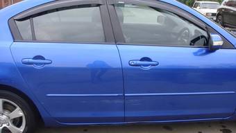 2004 Mazda Axela Pictures