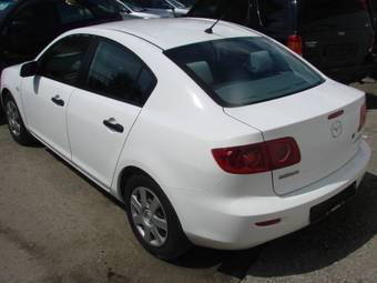 2004 Mazda Axela Photos