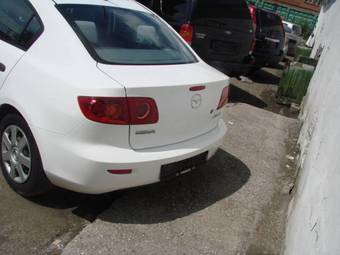 2004 Mazda Axela Pictures