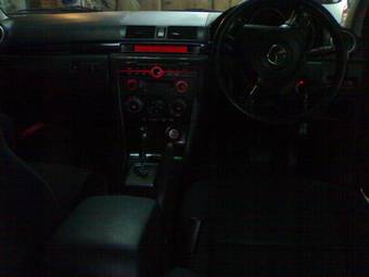 2004 Mazda Axela Pics