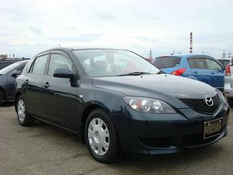 2004 Mazda Axela Pictures