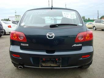 2004 Mazda Axela Photos
