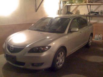 2004 Mazda Axela Pictures