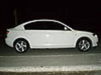 2004 Mazda Axela Photos