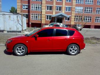 2004 Mazda Axela Photos
