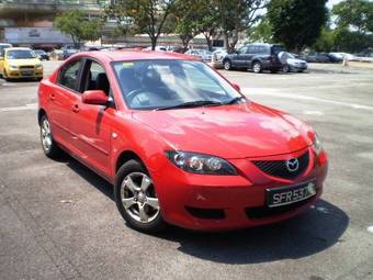 2004 Mazda Axela Pictures