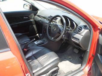 2004 Mazda Axela Images
