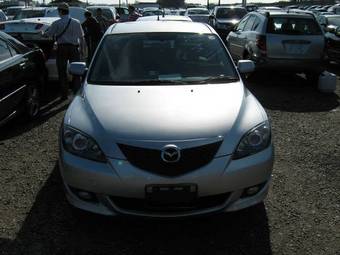 2004 Mazda Axela Pictures