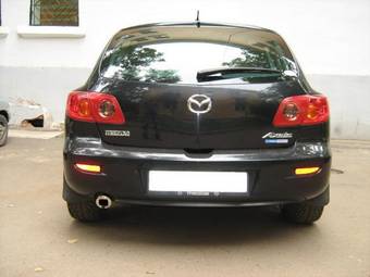 2004 Mazda Axela Pictures