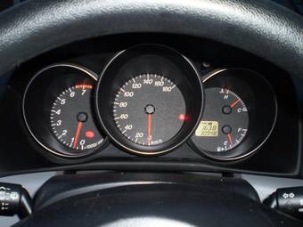 2004 Mazda Axela Photos