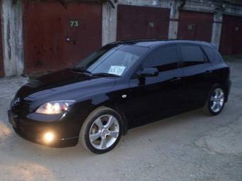 2004 Mazda Axela Pictures