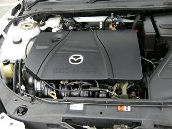 2004 Mazda Axela Pictures