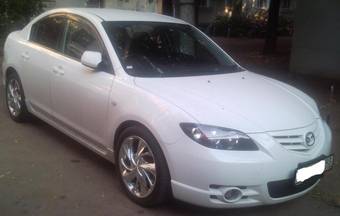 2004 Mazda Axela Pictures
