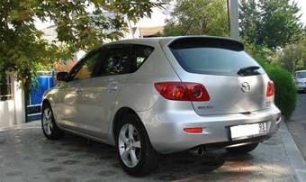 2004 Mazda Axela Pictures