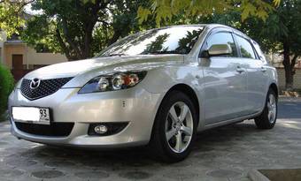 2004 Mazda Axela Pictures