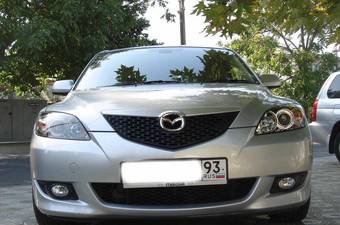 2004 Mazda Axela Photos