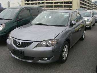 2004 Mazda Axela Pictures