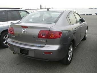 2004 Mazda Axela Photos