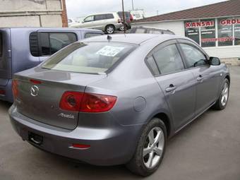2004 Mazda Axela Photos