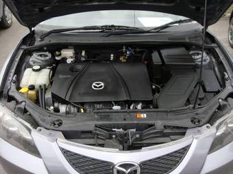 2004 Mazda Axela Photos