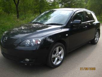 2004 Mazda Axela Pictures