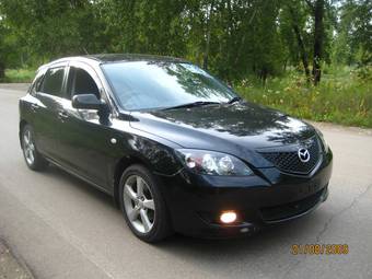 2004 Mazda Axela Photos