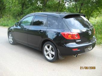 2004 Mazda Axela Photos