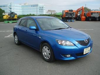 2004 Mazda Axela Pictures